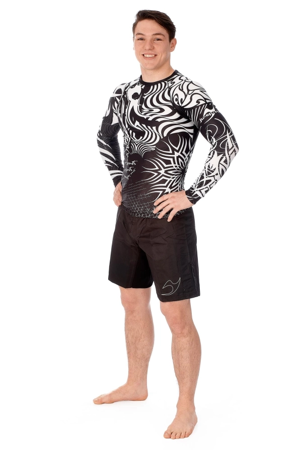 rashguard black white 2