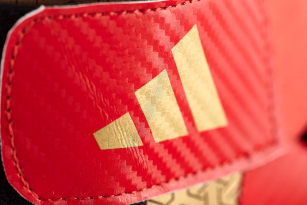 rdeči adidas wako ščitniki narta 9