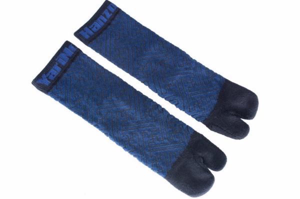 tabi sock with sayagata motif 2