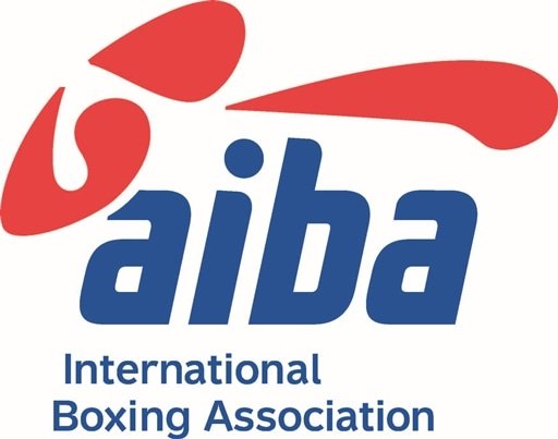Boksarski set dresa in hlačk ''Adidas AIBA''